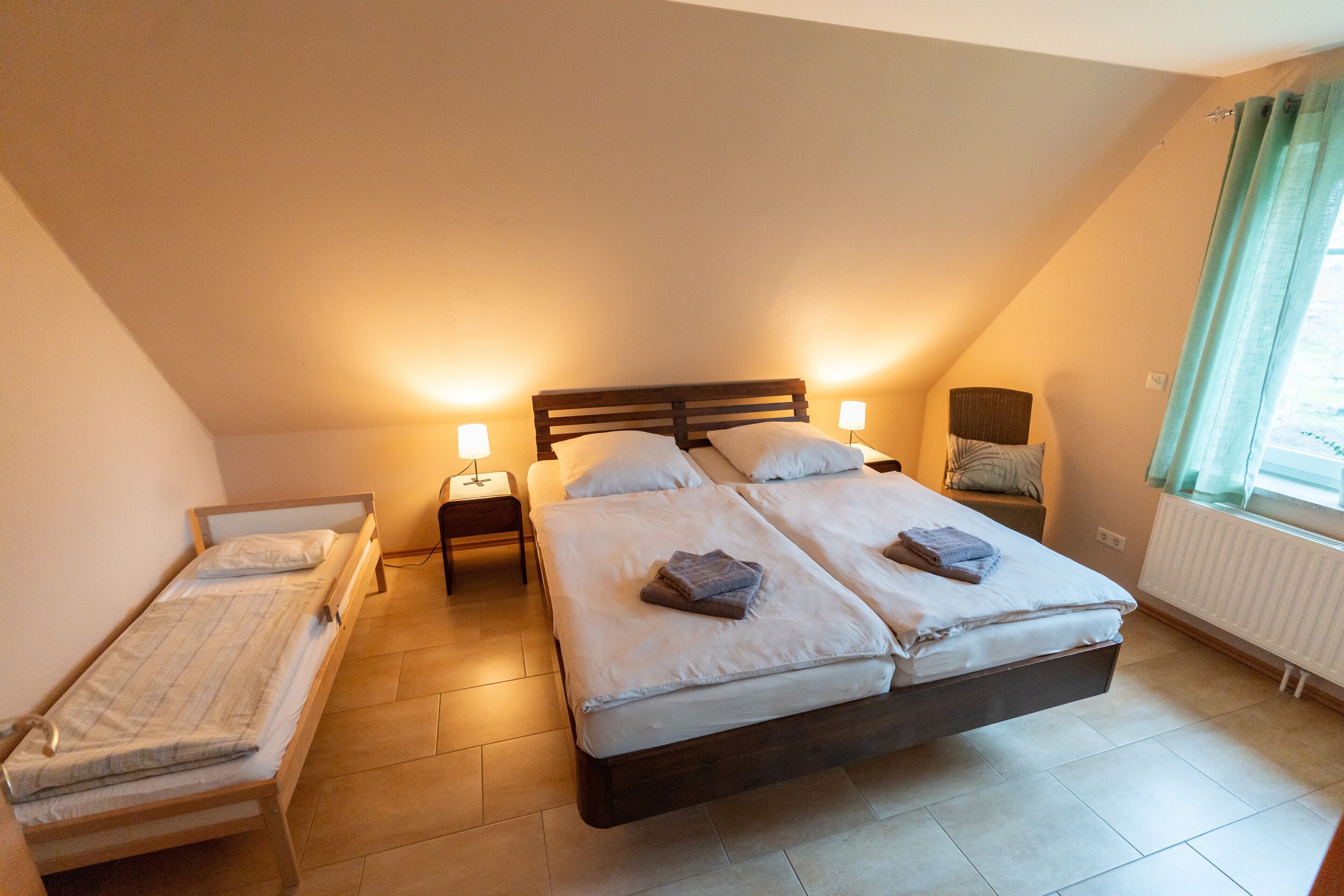 4 slaapkamers, een strijkplank/strijkijzer, wifi, beddengoed