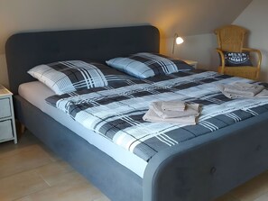 4 habitaciones, tabla de planchar con plancha, wifi y ropa de cama 