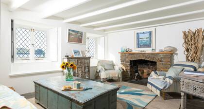 Beautiful 3 Bed Cottage With Enclosed Garden By The Sea & Beach in St Mawes