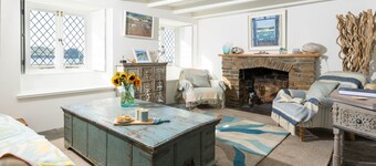 Beautiful 3 Bed Cottage With Enclosed Garden By The Sea & Beach in St Mawes