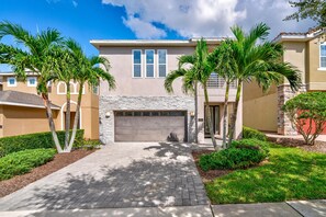 Exterior - Large Group Getaway Minutes from Disney Parks (Kissimmee)