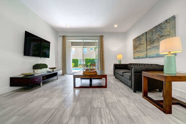 TV, offices - Large Group Getaway Minutes from Disney Parks (Kissimmee)