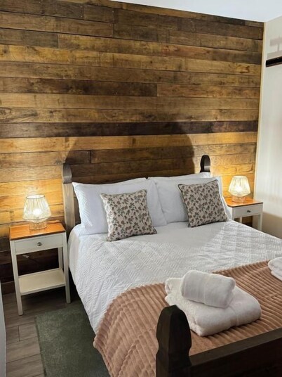 The Riley Stable- Cozy Getaway