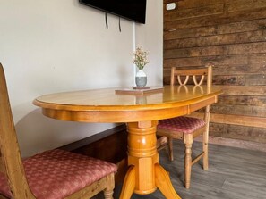 아파트, 정원 전망 | 거실 공간