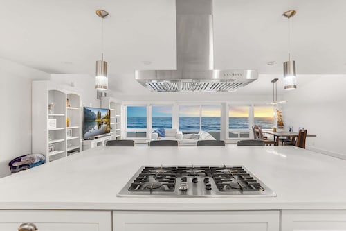 @marbella Lane-oceanfront Retreat w/ Stunning View