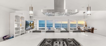 @marbella Lane-oceanfront Retreat w/ Stunning View