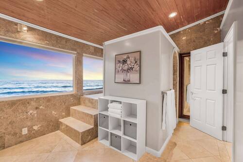 House, Oceanfront (3 Bedrooms) | Interior