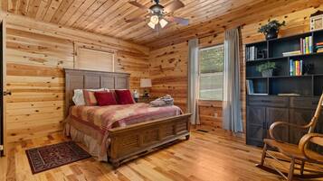 3 bedrooms, iron/ironing board, travel crib, WiFi