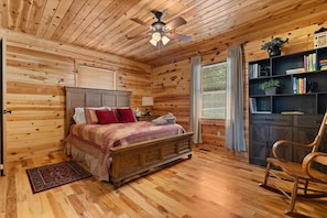 3 bedrooms, iron/ironing board, travel crib, WiFi