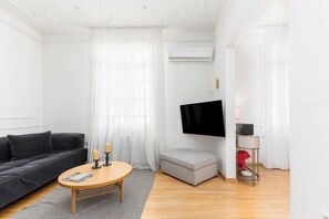 Blackout curtains, soundproofing, iron/ironing board, free WiFi - Zoe by halu (Thessaloniki)