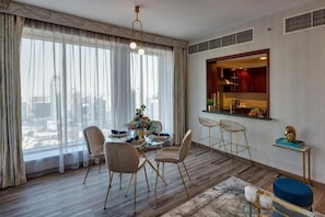 Appartement, balkon | Dineerruimte