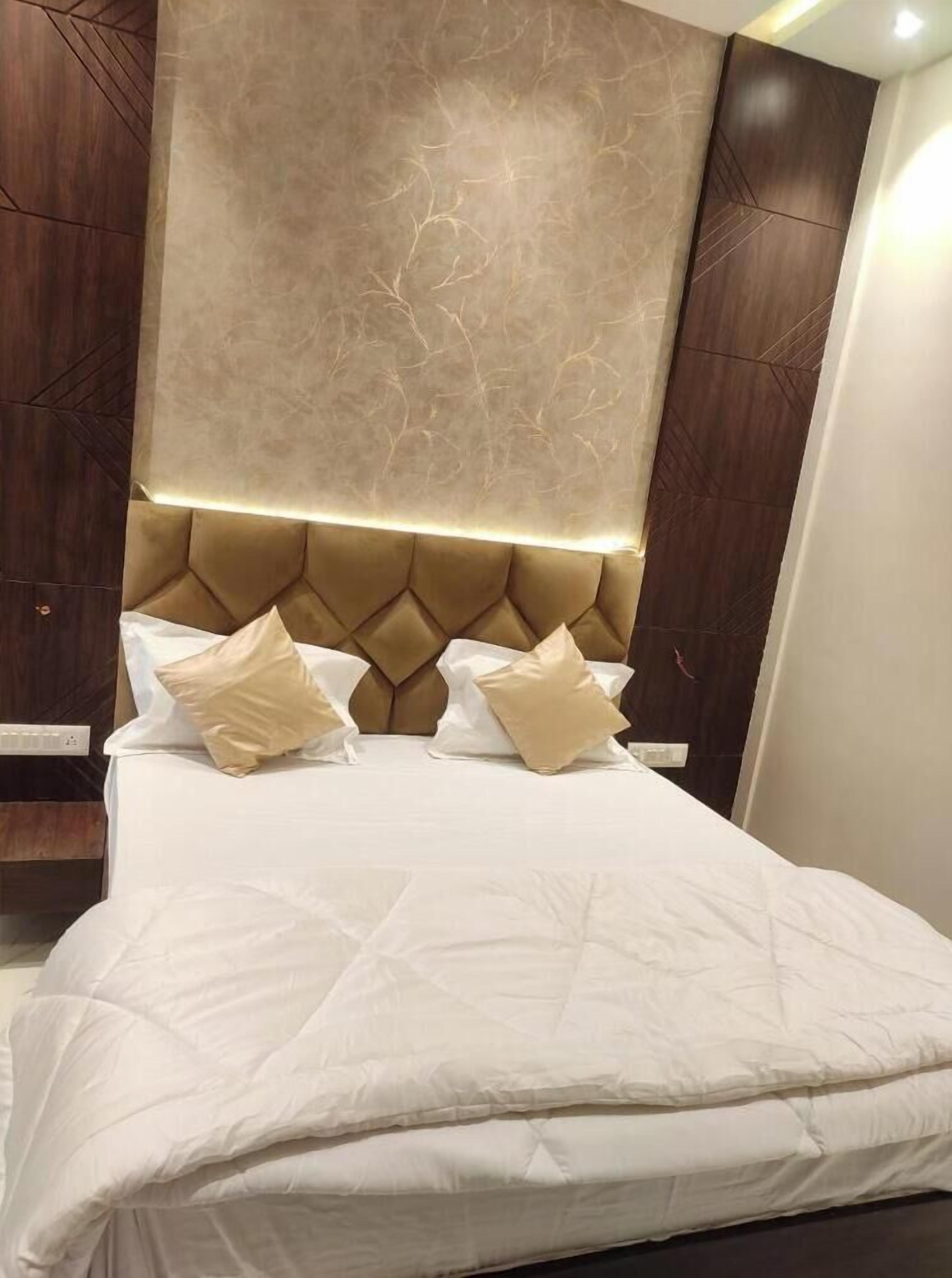 Basic Double Room, City View | Free WiFi