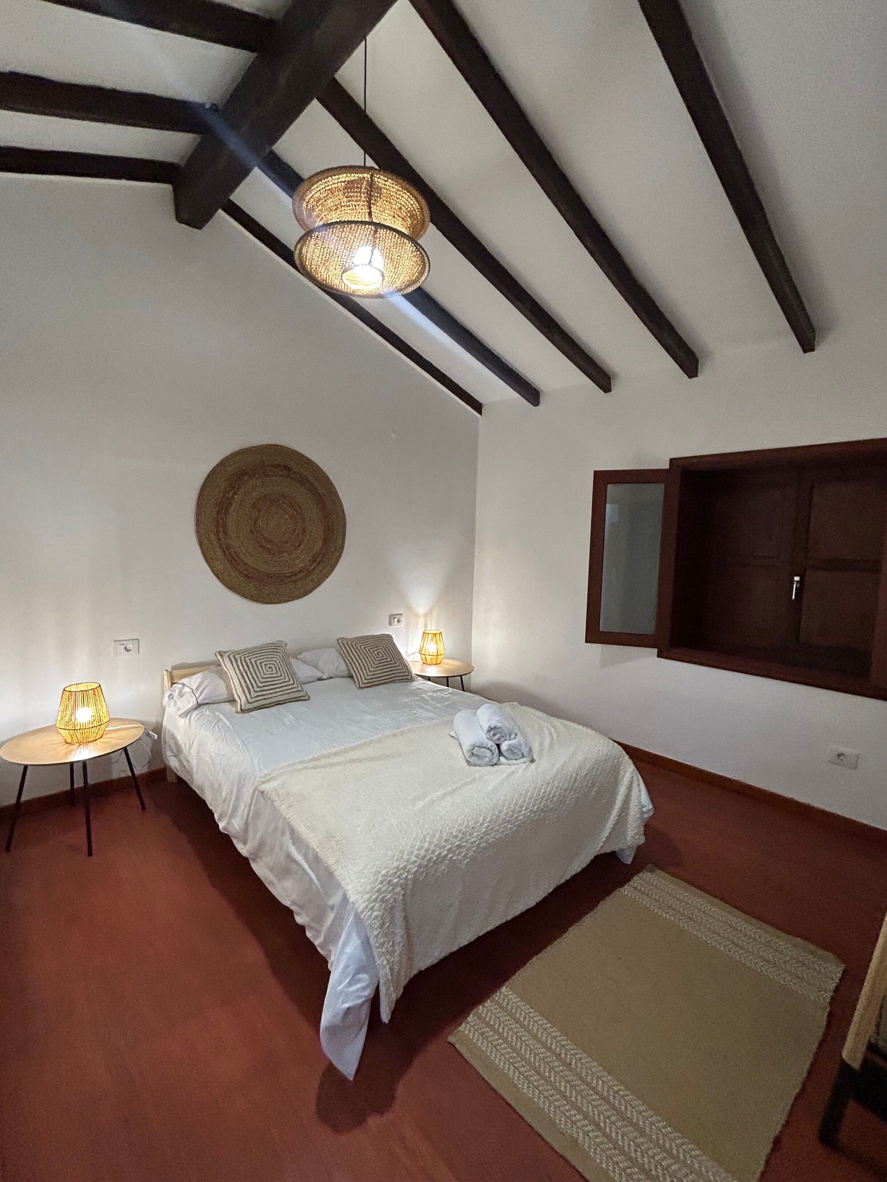 4 slaapkamers, een strijkplank/strijkijzer, wifi, beddengoed