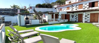 Holiday Home 'Ohana Paula' with Sea View, Private Pool and Private Terrace