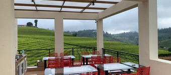 Rose garden enclave for families 