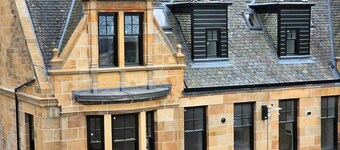 Sleeps 5 Central Spacious above live music pub