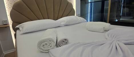 1 camera, ferro/asse da stiro, accesso a Internet, lenzuola