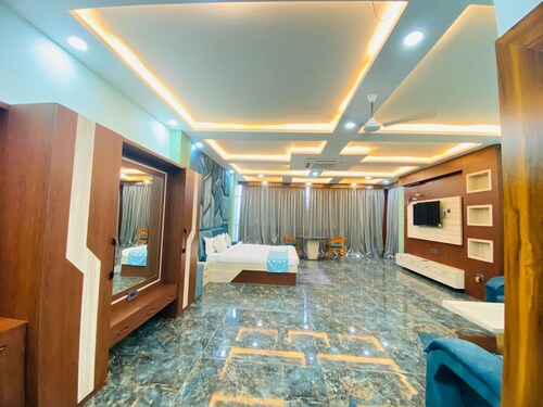 VRINDA HERITAGE HOTEL & BANQUET HALL 