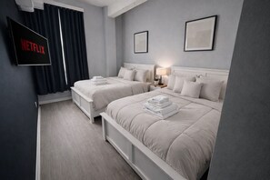 2 室のベッドルーム、アイロン / アイロン台、WiFi、ベッドシーツ