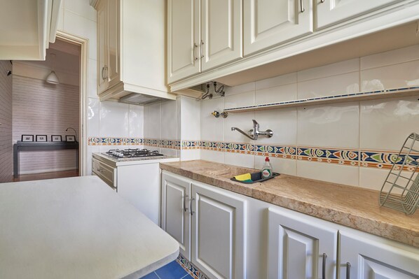 Microwave, stovetop, dishwasher