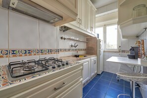 Microwave, stovetop, dishwasher