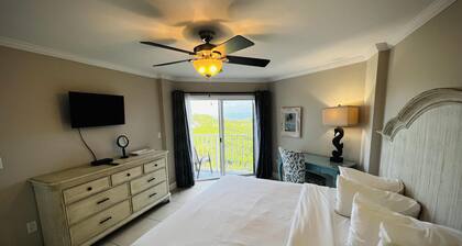 1BR w/ Pool, Beach, Near Marine & Bird Sanctuaries