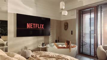 Luxury Studio, Balcony | Hypo-allergenic bedding, individually decorated, individually furnished