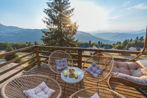 Outdoor dining - Komovi Luxury House  Montenegro (Andrijevica)