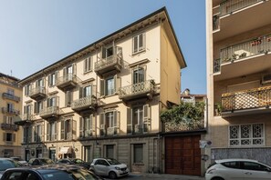 Front of property - Porta Susa Studio Apartment by Wonderful Italy (Turin)