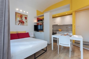 Studio, 1 Double Bed, Courtyard Area | Free WiFi