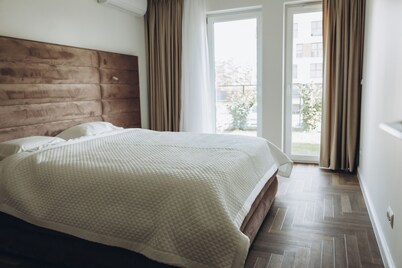 The Comfortable Bazantow Park Modern Suite