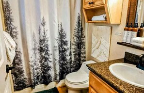 Douche, serviettes fournies