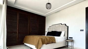 Cortinas blackout, tabla de planchar con plancha y wifi gratis