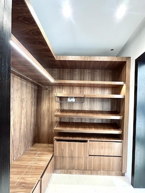 Villa Deluxe, vista a la alberca | Baño | Amenidades de baño gratuitas, secadora de cabello, toallas, jabón