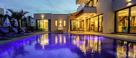 ด้านหน้าที่พัก