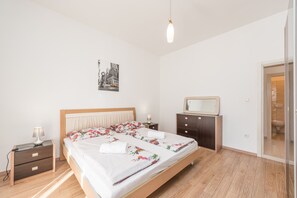 6 bedrooms, free WiFi, bed sheets