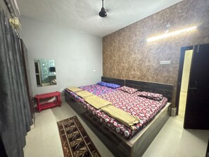 Quadrupla Standard, vista città | Wi-Fi gratuito, lenzuola