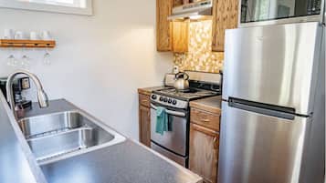 Refrigerador, microondas, horno y tostadora