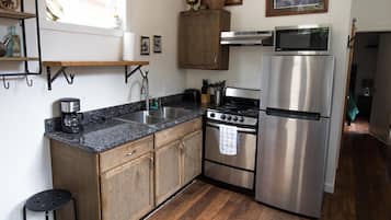 Fridge, microwave, oven, coffee/tea maker