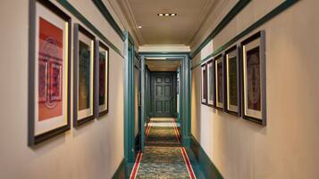 Executive Twin Room | Premium bedding, pillow-top beds, in-room safe, desk