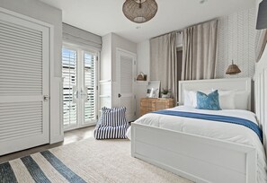 4 bedrooms, desk, iron/ironing board, travel cot
