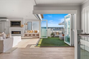 Interior - Manhattan Beach Luxury 4Bed | Walk to Pier | Sauna (Manhattan Beach)