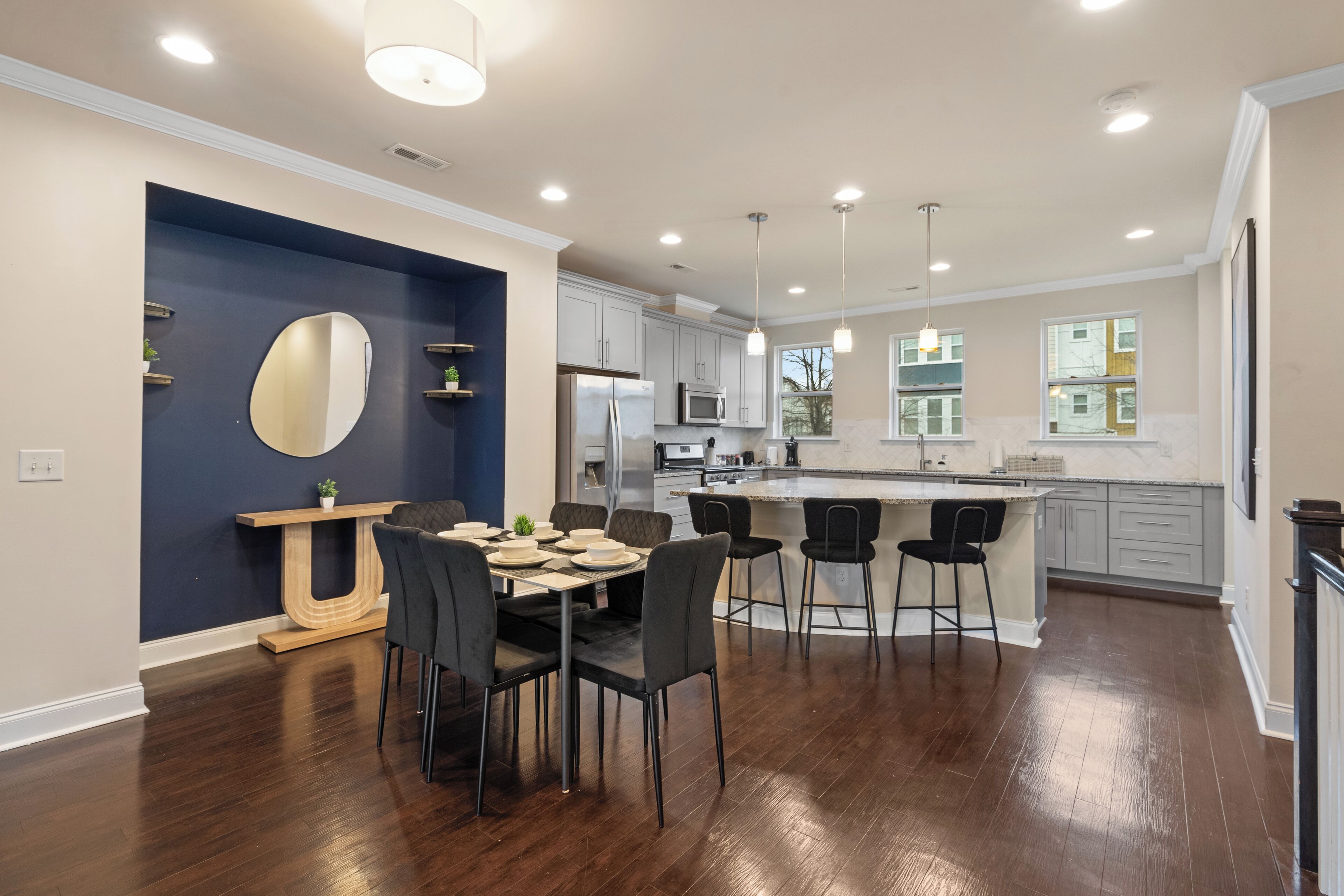 Townhome | Dining room