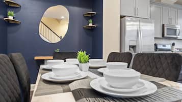 Townhome | Dining room
