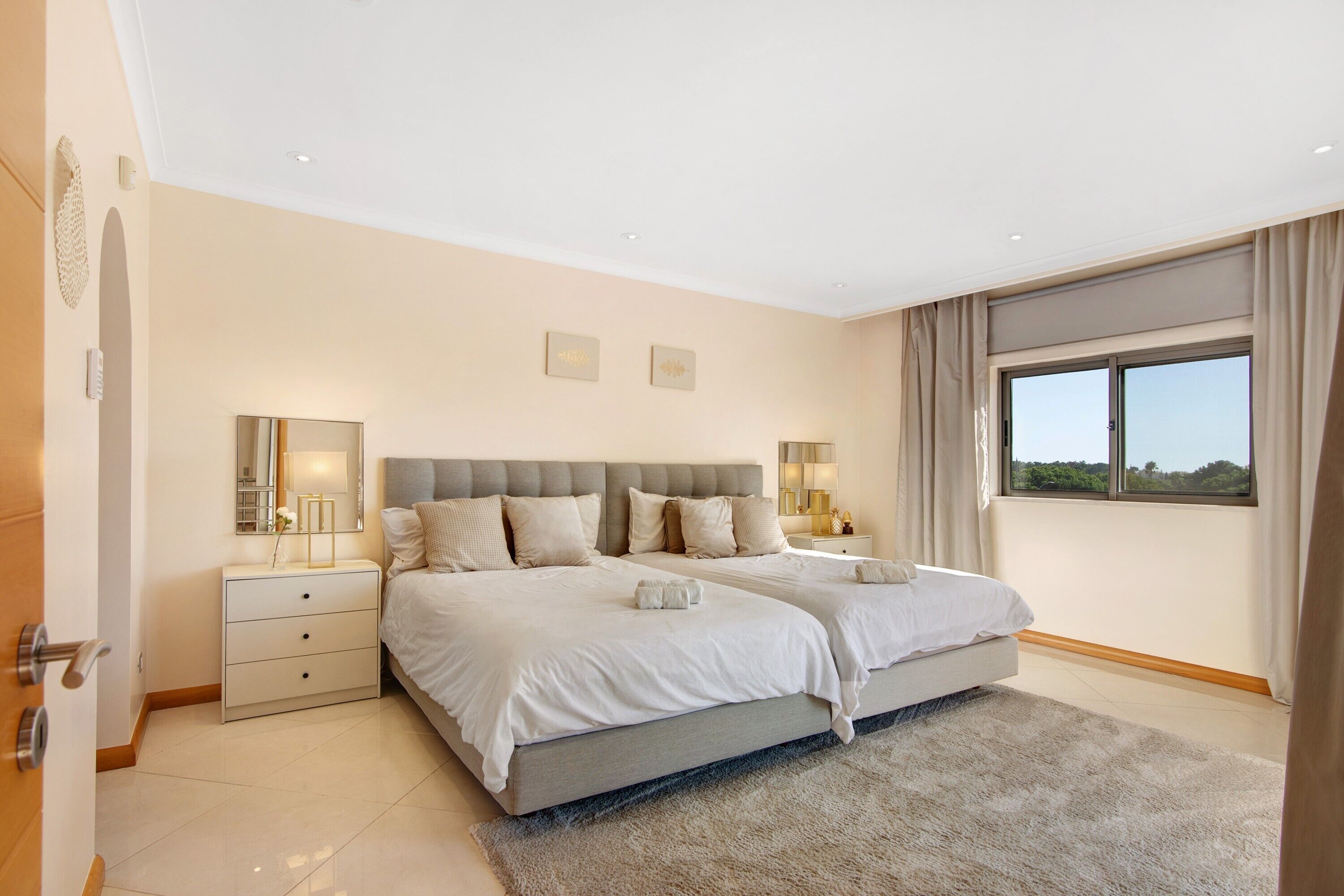 6 多间卧室、熨斗/熨衣板、WiFi、床单