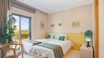 6 chambres, fer et planche à repasser, Wi-Fi, literie fournie