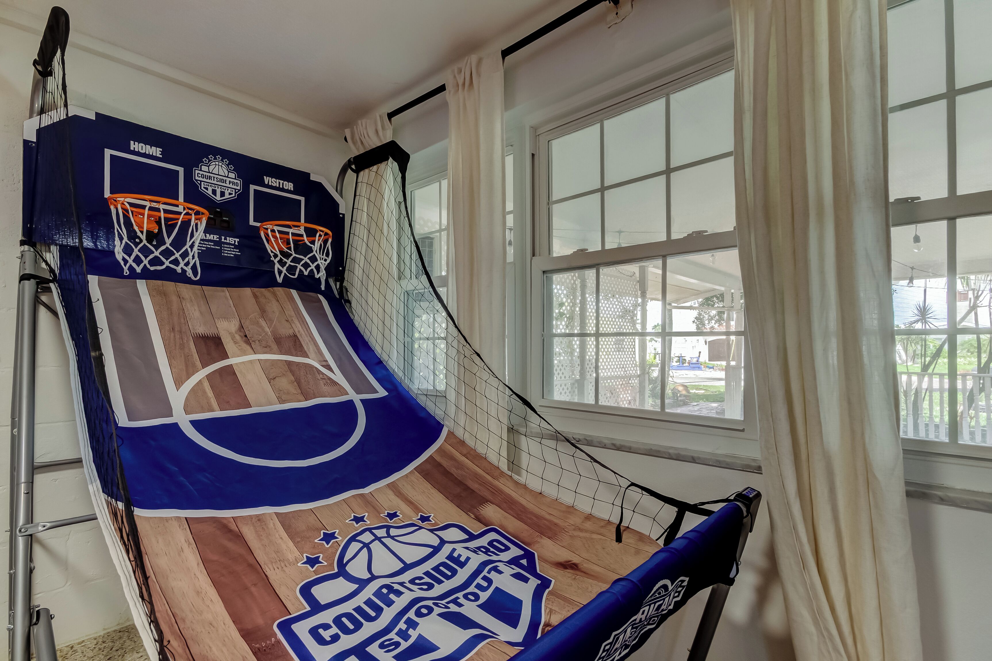 المنشأة من الداخل