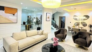 Ảnh chưa phân loại, 3 trong số 26 ảnh, nút