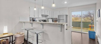 Quidi Vidi King 3 Doubles Parking Office