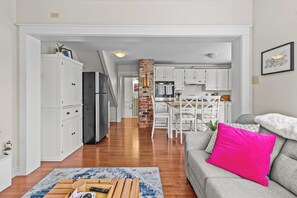 Fernseher, Kamin, Arbeitsbereiche